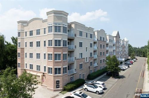 1305 Windsor Park Ct, Englewood, NJ, 07631-4975 | Card Image