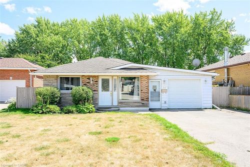 24 Oxford St, Brantford, ON, N3R5C6 | Card Image