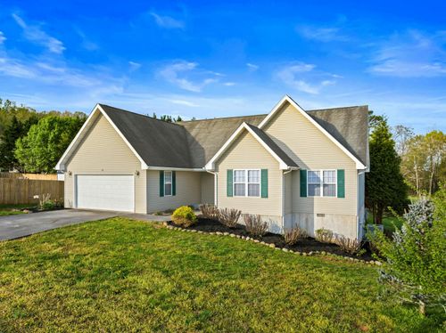 749 Harvest Meadows Dr, Kodak, TN, 37764-1776 | Card Image