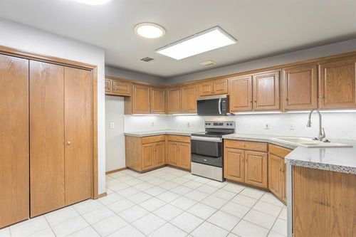 37-2455 Manchester Drive, Oklahoma City, OK, 73120 | Card Image