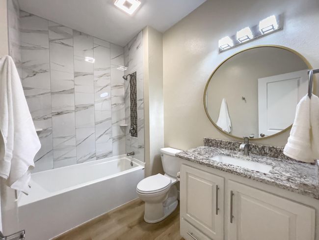 1828 Pinnacle Pt, Condo with 3 bedrooms, 2 bathrooms and null parking in HOLTS SUMMIT MO | Image 25