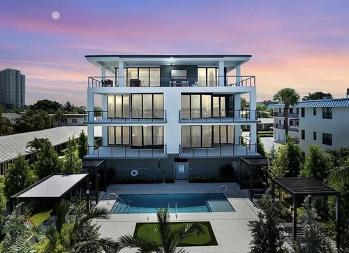 201-2323 Lake Dr, Riviera Beach, FL, 33404-5762 | Card Image