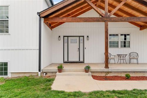 24218 Ne 136th St, Excelsior Springs, MO, 64024-8165 | Card Image