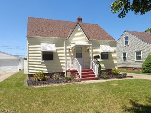 4396 Rockland Drive, Brooklyn, OH, 44144 | Card Image