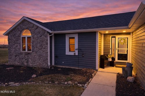 902 E Church St, West Unity, OH, 43570-9553 | Card Image