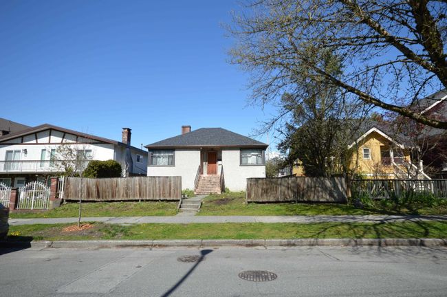 1585 E 13 Th Avenue, House other with 3 bedrooms, 2 bathrooms and 3 parking in Vancouver BC | Image 4