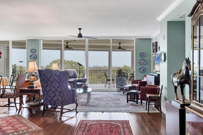 Great Room to Screened in Patio | Image 16