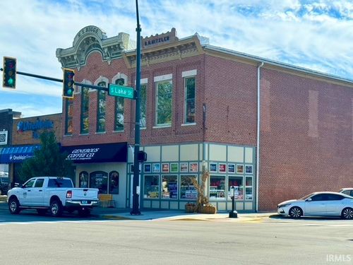 123 W Center St, Warsaw, IN, 46580-2814 | Card Image