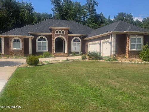 111 Madison North Dr, Macon, GA, 31220-7627 | Card Image