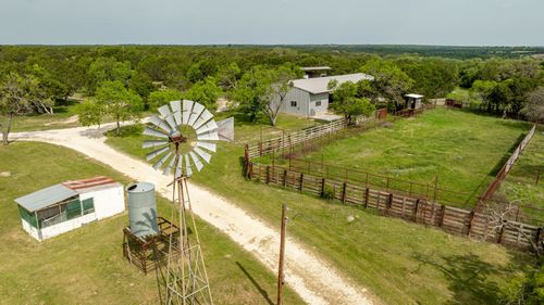 5905 N Us Highway 281, Hamilton, TX, 76531-3951 | Card Image