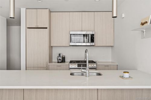 apt-2d-3432 35th St, Astoria, NY, 11106-1214 | Card Image