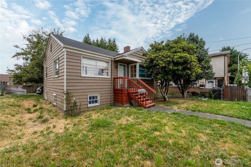 423 Park Ave N, Renton, WA, 98057-5523 | Card Image