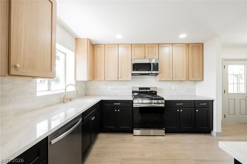 4413 Sunrise Ave, Las Vegas, NV, 89110-4658 | Card Image