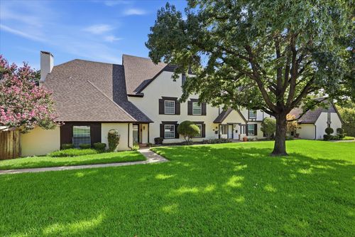 981 Chateau Valee Cir, Bedford, TX, 76022-7407 | Card Image