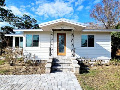 Front of cottage | Image 1