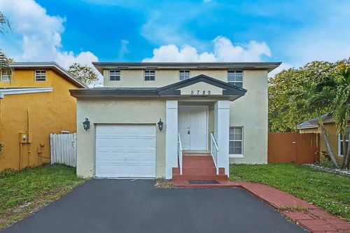 5789 Woodland Point Dr, Tamarac, FL, 33319-6264 | Card Image