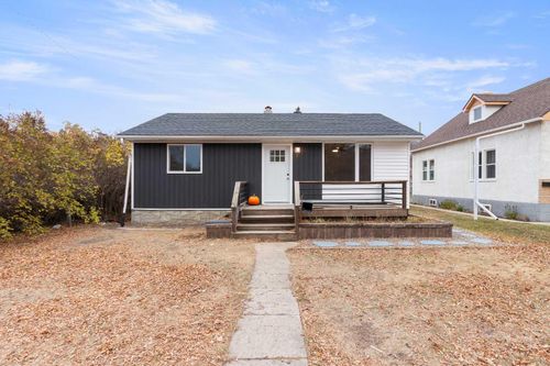 5301 47 St, Lloydminster, AB, T9V0G5 | Card Image