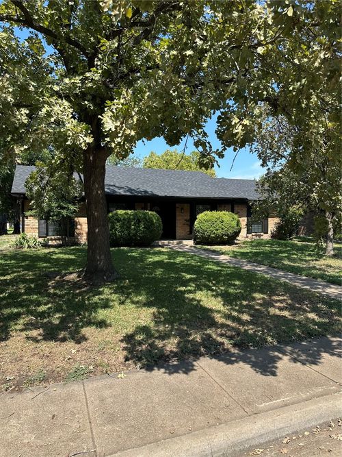 1631 Centenary Dr, Richardson, TX, 75081-3807 | Card Image