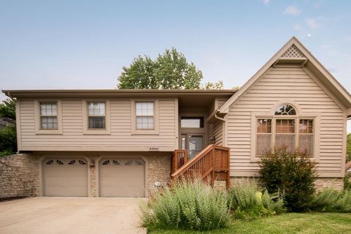 3000 University Dr, Lawrence, KS, 66049-2864 | Card Image