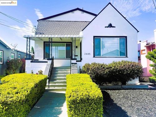 2445 66th Ave, Oakland, CA, 94605-1916 | Card Image