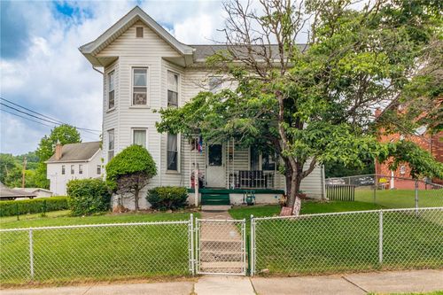641 W Newton St, Greensburg, PA, 15601-2860 | Card Image
