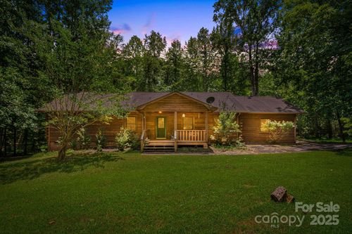 135 Logan Ct, Lake Lure, NC, 28746-8221 | Card Image