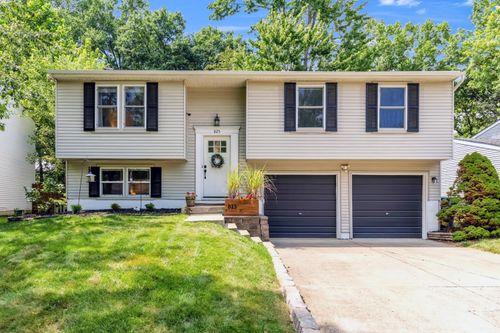 825 Mcdonell Dr, Gahanna, OH, 43230-1619 | Card Image