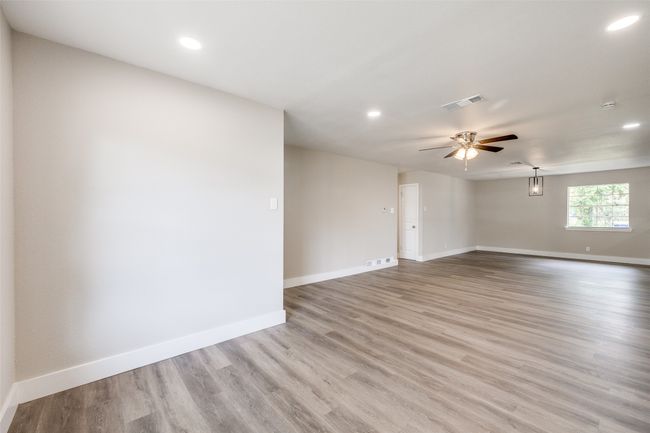 324 Deer Creek Rd, House other with 3 bedrooms, 2 bathrooms and null parking in Everman TX | Image 8