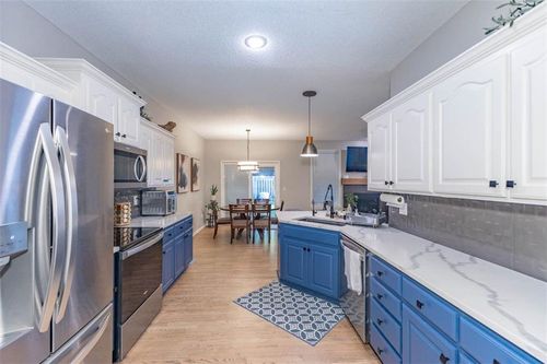 34225 W 90th Cir, De Soto, KS, 66018-8502 | Card Image