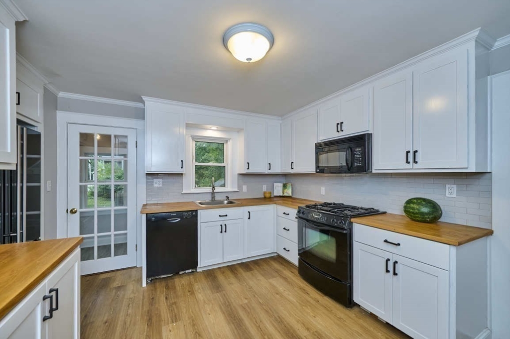 Bullard St, Walpole, MA 02081