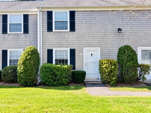 26-135 W Main St, Hyannis, MA, 02601-3795 | Card Image