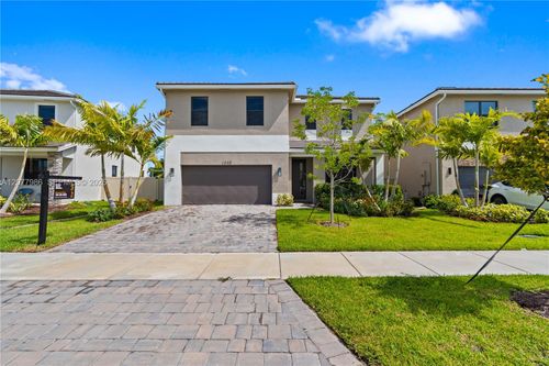 1325 Ne 2nd Ct, Homestead, FL, 33033-6267 | Card Image