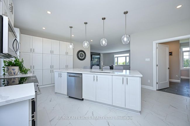 2064 Rosedale Road N, House other with 3 bedrooms, 3 bathrooms and 6 parking in Montague ON | Image 21