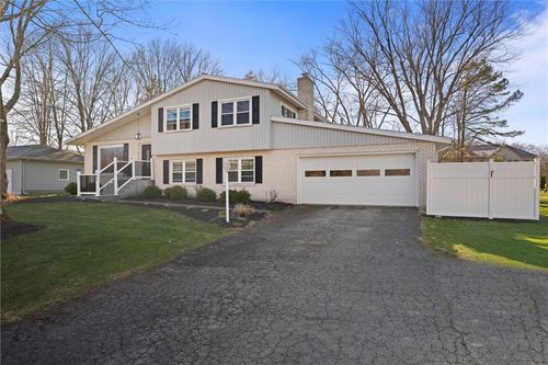 795 Robertson Rd, Hermitage, PA, 16148-3923 | Card Image