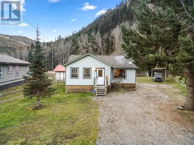 132 Missezula Lake Rd, House other with 3 bedrooms, 1 bathrooms and null parking in Princeton BC | Image 2