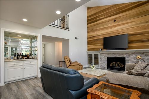 9453 Friendly Woods Ln, Whittier, CA, 90605 | Card Image