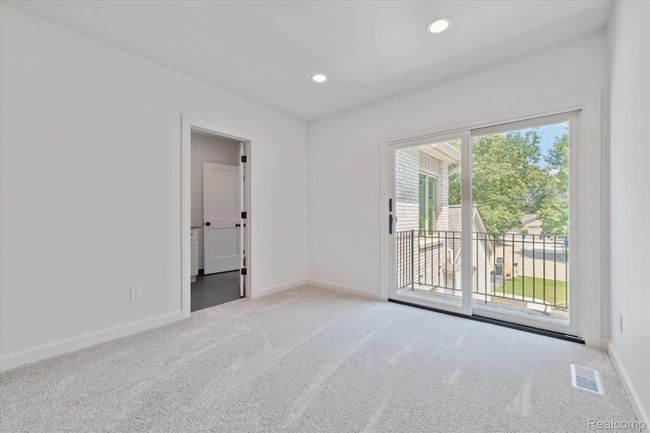 27-1105-Ivyglen-Cir-Bloomfield-Hills-MI-48304-WindowStill-37.jpg | Image 24