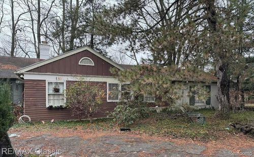 5760 Monterey Ct, Bloomfield Hills, MI, 48301-1216 | Card Image