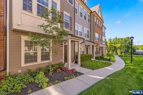 25 Haralson Ct, Livingston, NJ, 07039-5714 | Card Image