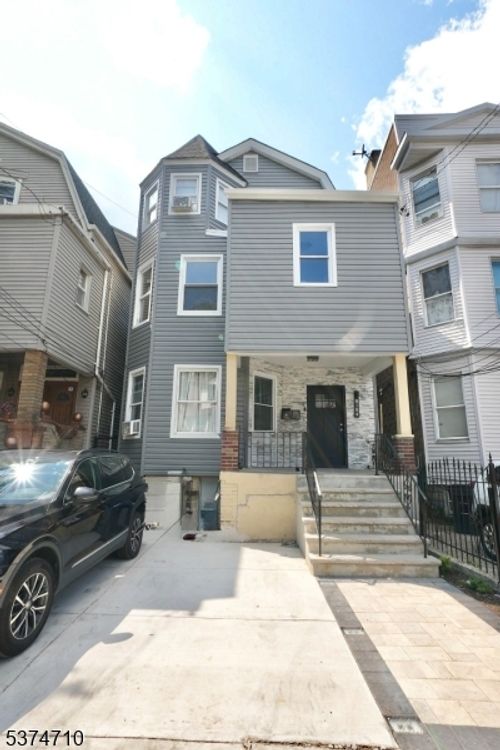 2nd-184 N 11th St, Newark, NJ, 07107-1224 | Card Image