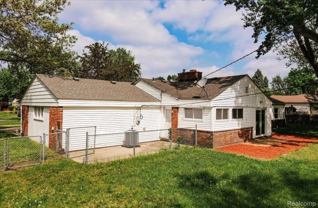 2365 Middlebelt Rd, House other with 4 bedrooms, 2 bathrooms and null parking in West Bloomfield MI | Image 42