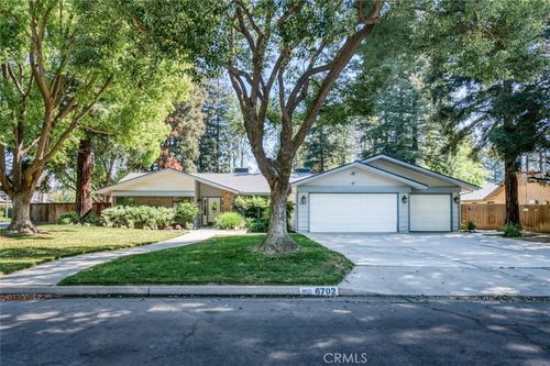 6702 N Dolores Ave, Fresno, CA, 93711-1300 | Card Image