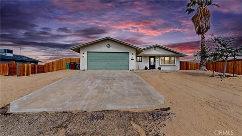 6927 Roberts Ave, 29 Palms, CA, 92277-3727 | Card Image