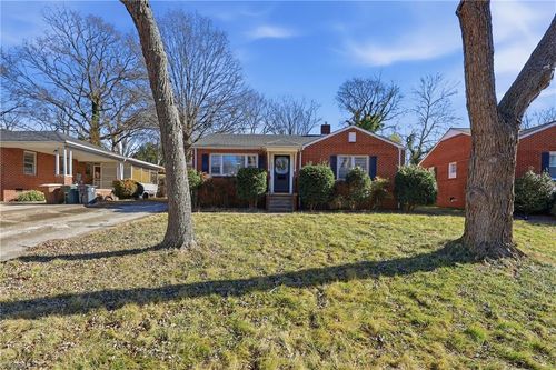 117 Berkshire St, Greensboro, NC, 27403-1434 | Card Image