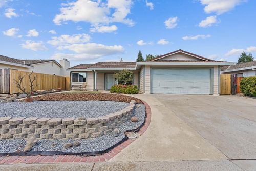 690 Young Way, Roseville, CA, 95678-1320 | Card Image