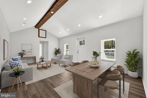 16920 Oliver St, PAEONIAN SPRINGS, VA, 20129-1747 | Card Image