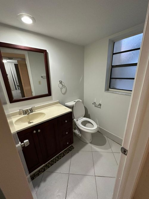 apt-101-3550 Blue Lake Dr, Pompano Beach, FL, 33064-2025 | Card Image