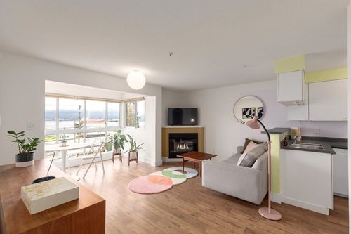 207-2211 Wall St, Vancouver, BC, V5L1G4 | Card Image