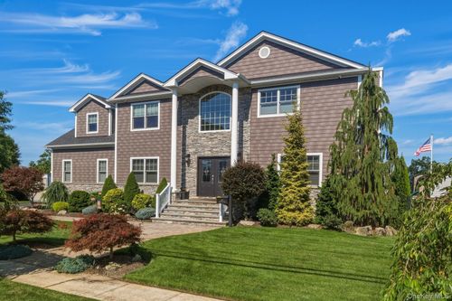 40 Highwater Ave, Massapequa, NY, 11758-8310 | Card Image
