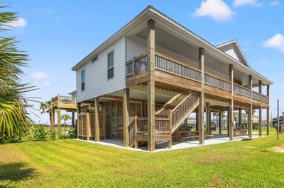 965 Wommack Drive, House other with 3 bedrooms, 2 bathrooms and null parking in Crystal Beach TX | Image 2